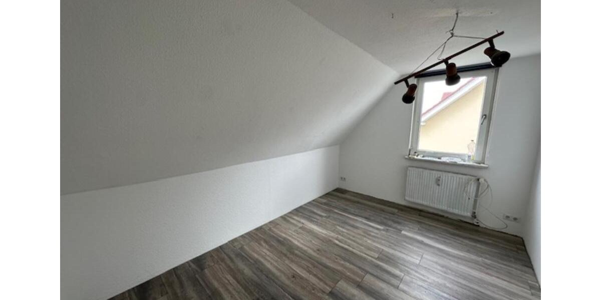 Dachgeschoßwohnung Warburg - 4 Zimmer, 86 m&sup2;, 550&euro; | Angebot:25309698