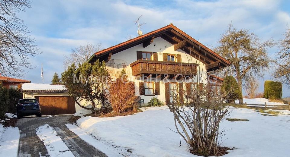 Dachgeschoßwohnung Schöllnach - 3 Zimmer, 70 m&sup2;, 590&euro; | Angebot:24863632