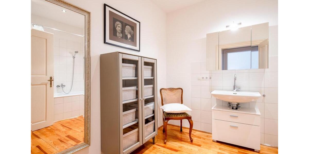 Elegante Altbauwohnung 3 zimmer