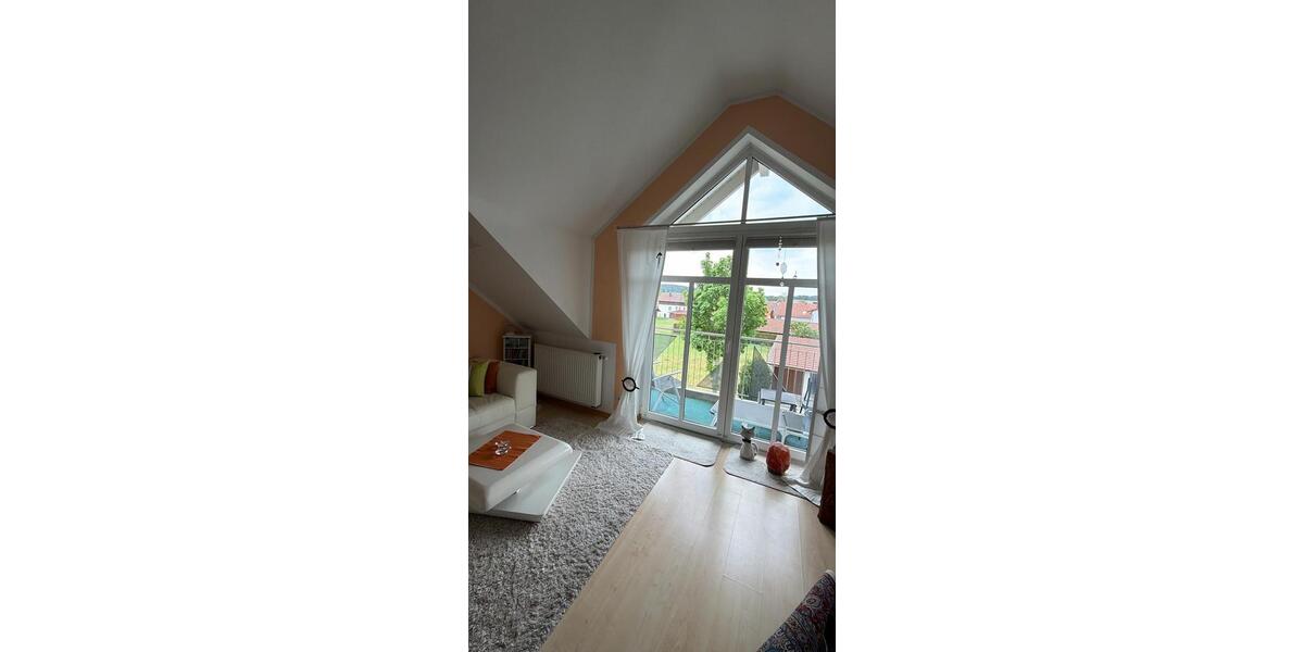 Dachgeschoßwohnung Cham - 3 Zimmer, 70 m&sup2;, 560&euro; | Angebot:26535688