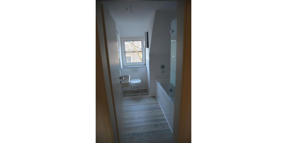 Dachgeschoßwohnung Essen Stadtbezirk III - 4 Zimmer, 58 m&sup2;, 580&euro; | Angebot:26494648