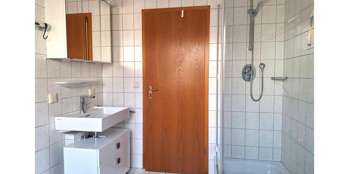 Etagenwohnung Pfullingen - 3 Zimmer, 78 m&sup2;, 800&euro; | Angebot:25973463