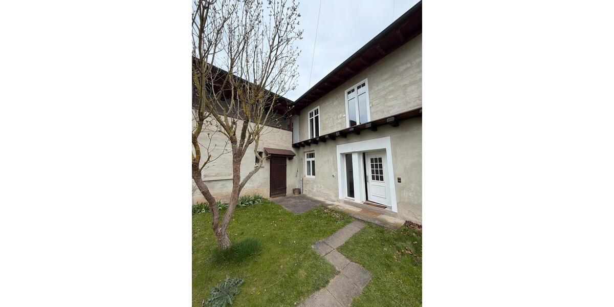 Etagenwohnung Einbeck - 4 Zimmer, 150 m&sup2;, 1.050&euro; | Angebot:26021990