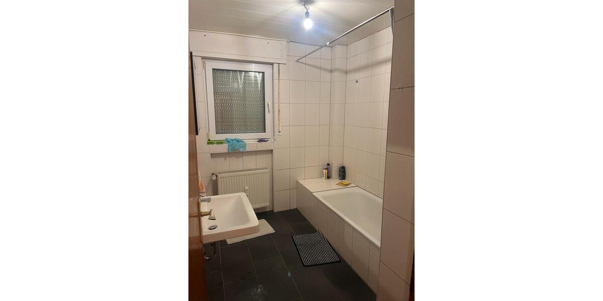 Wohnen auf Zeit Bischofsheim - 4 Zimmer, 92 m&sup2;, 350&euro; | Angebot:26510911