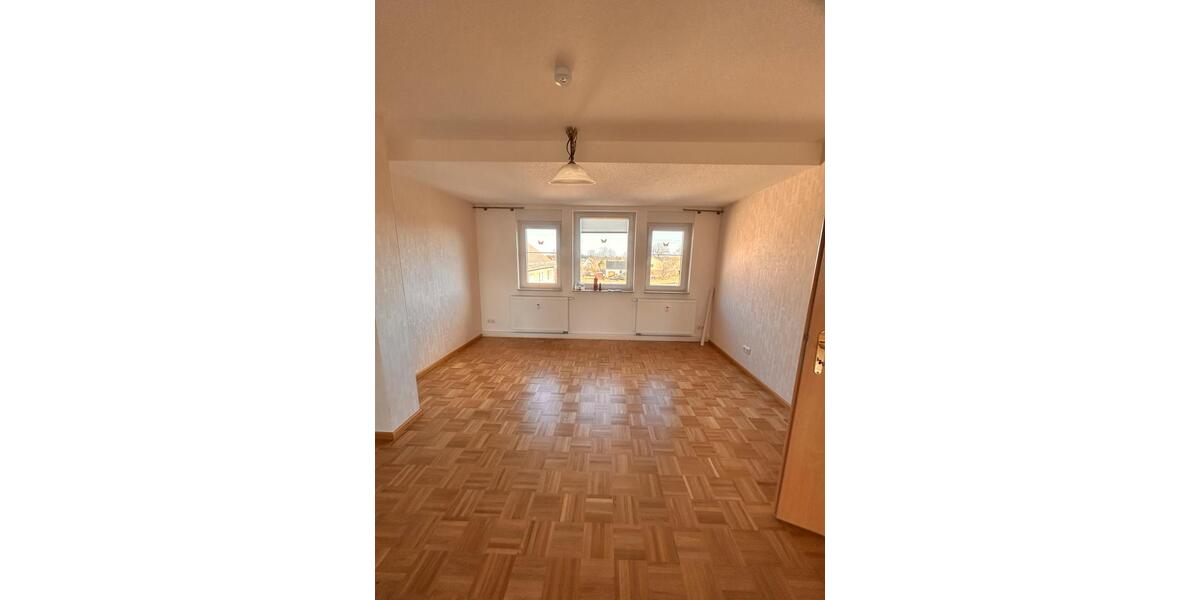 Dachgeschoßwohnung Zörbig - 3 Zimmer, 90 m&sup2;, 570&euro; | Angebot:26564623