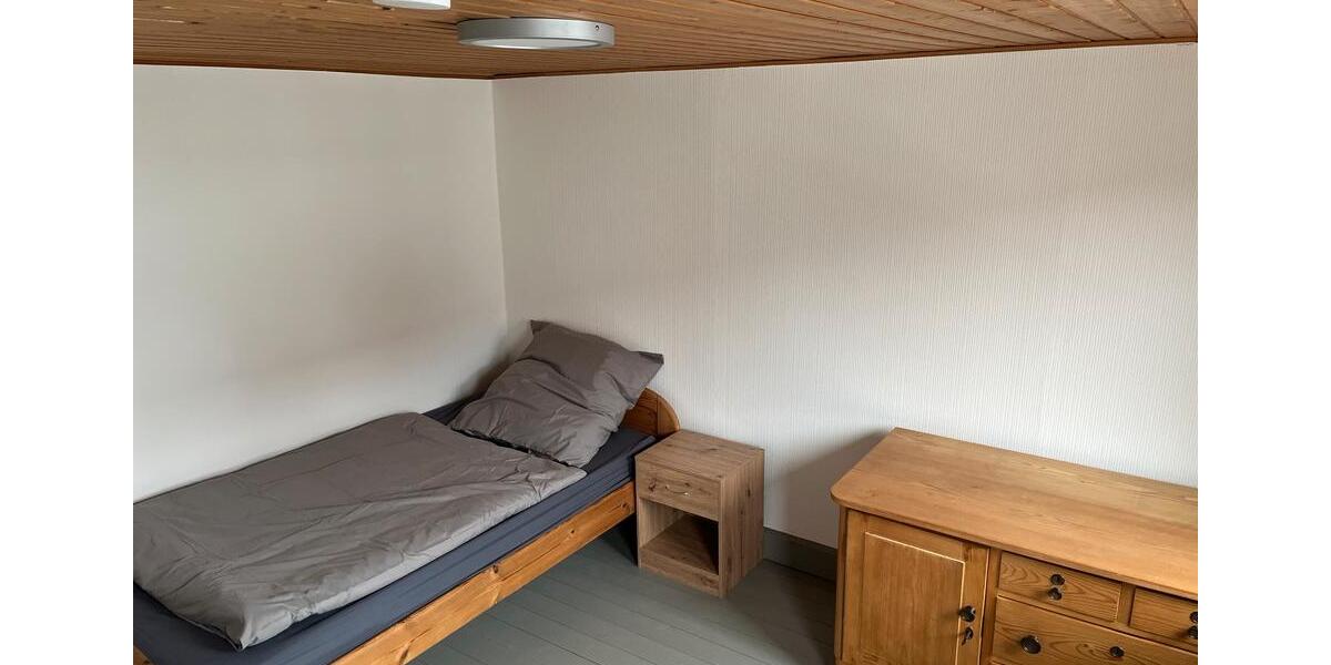 Wohnen auf Zeit Bad Arolsen - 7 Zimmer, 180 m&sup2;, 18&euro; | Angebot:24784198
