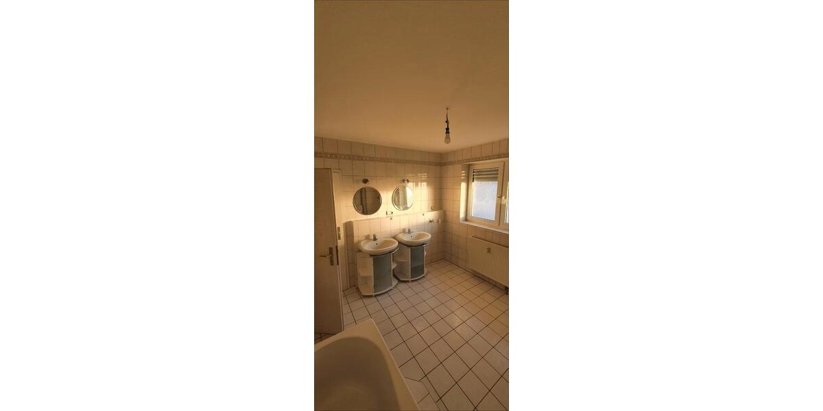 Etagenwohnung Hofheim am Taunus - 3 Zimmer, 89 m&sup2;, 1.200&euro; | Angebot:26484189