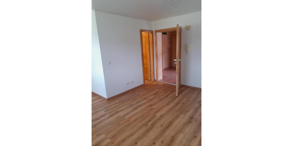 Wohnen auf Zeit Hunderdorf - 3 Zimmer, 165 m&sup2;, 685&euro; | Angebot:26285336