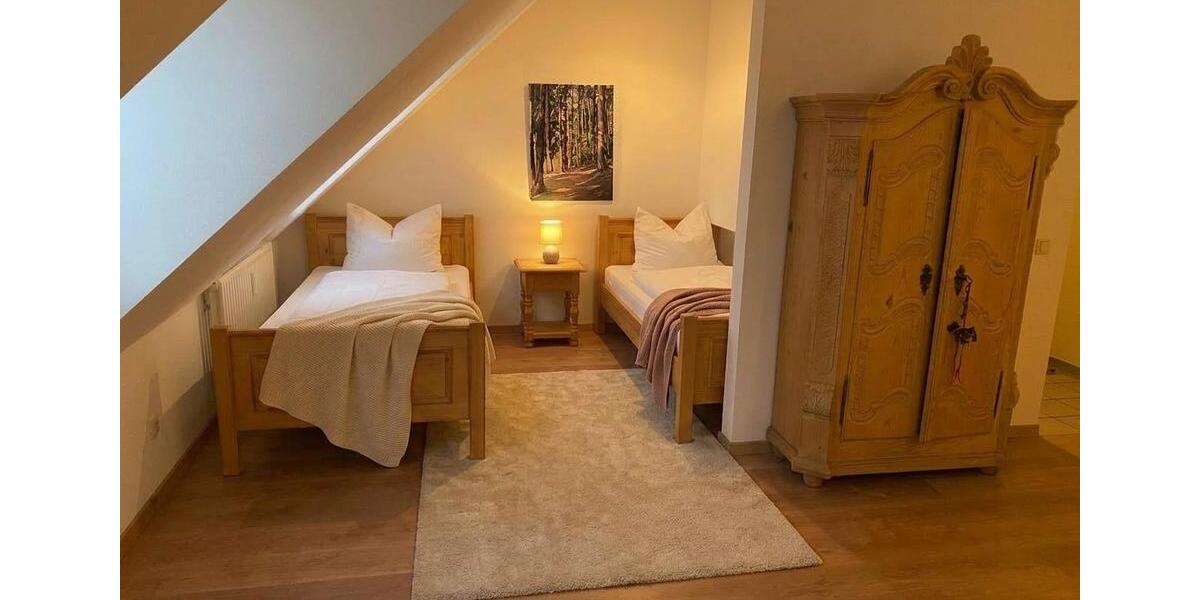 Dachgeschoßwohnung Markt Schwaben - 1 Zimmer, 40 m&sup2;, 1.300&euro; | Angebot:26567504