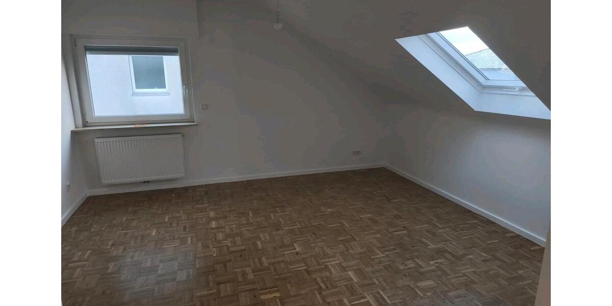 Dachgeschoßwohnung Offenbach am Main Bürgel - 3.5 Zimmer, 87 m&sup2;, 1.500&euro; | Angebot:24422093