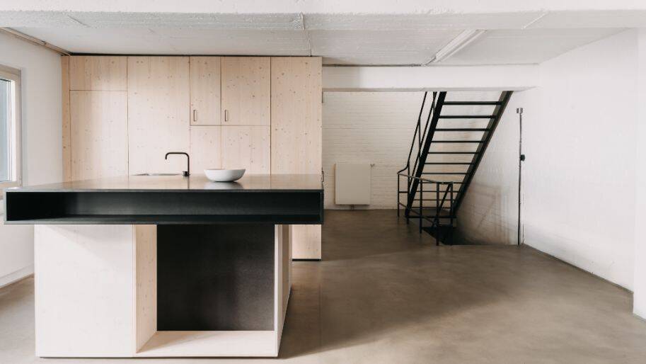 Tolle Arbeitsplätze in loftartigem Hinterhaus der Aachener Straße - All-in-Miete