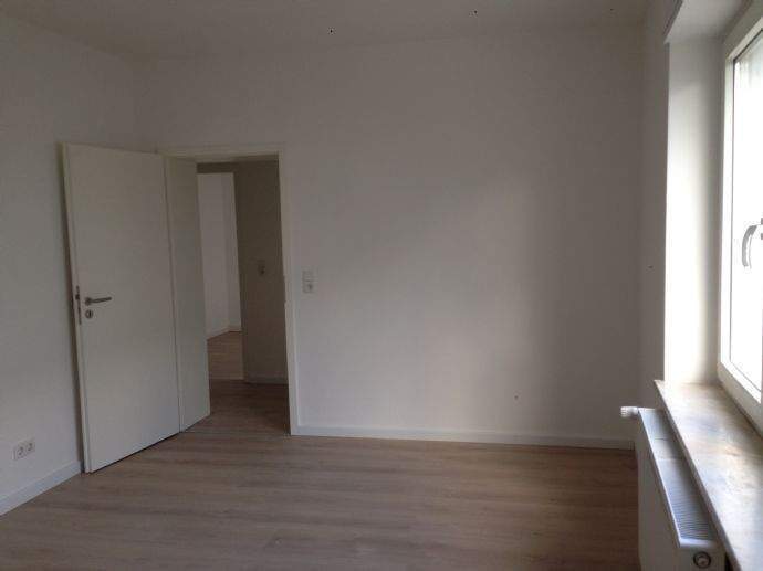 Etagenwohnung Köln Sürth - 3 Zimmer, 94 m&sup2;, 1.250&euro; | Angebot:26723163