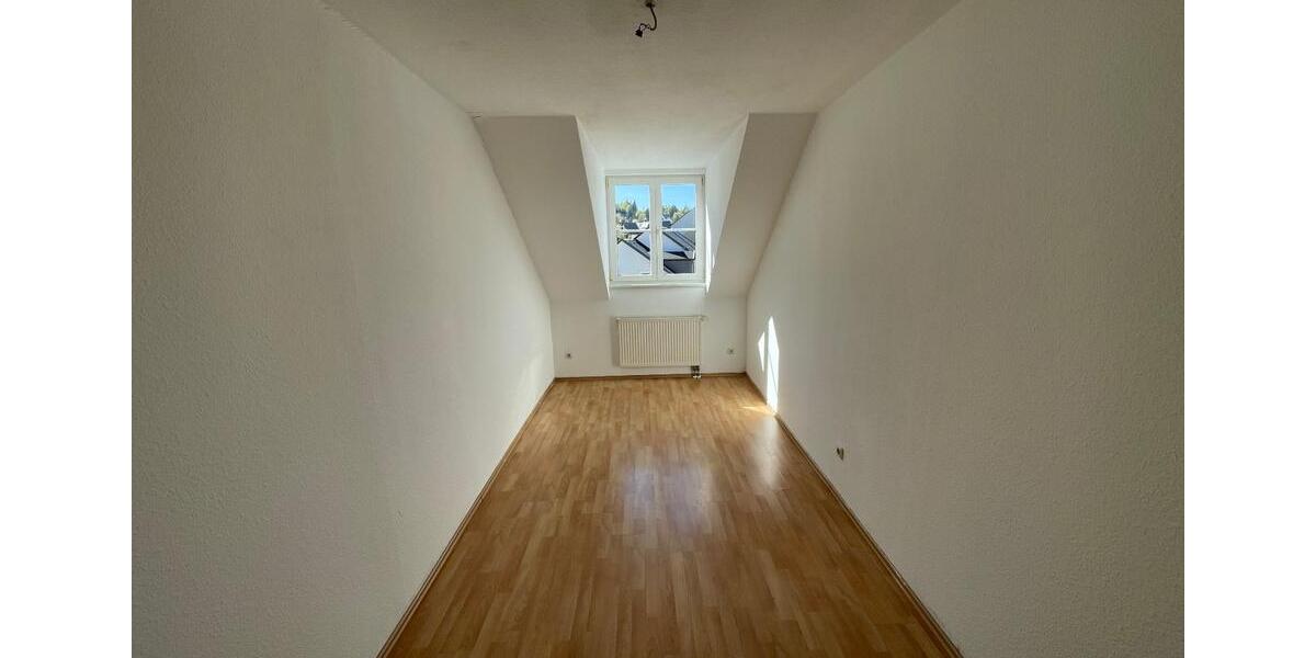 Dachgeschoßwohnung Bad Lobenstein - 3 Zimmer, 68 m&sup2;, 374&euro; | Angebot:26439295
