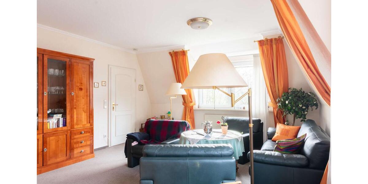 Dachgeschoßwohnung Bad Zwischenahn - 3.5 Zimmer, 127 m&sup2;, 1.200&euro; | Angebot:25783968