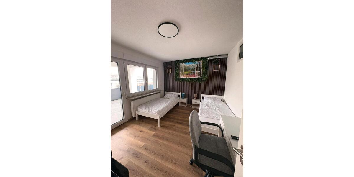 Wohnen auf Zeit Keltern - 13 Zimmer, 300 m&sup2;, 60&euro; | Angebot:25943591