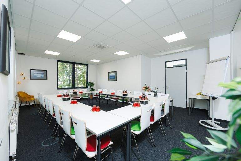 Profi-Coworking & private Büros in München - ab sofort verfügbar zimmer