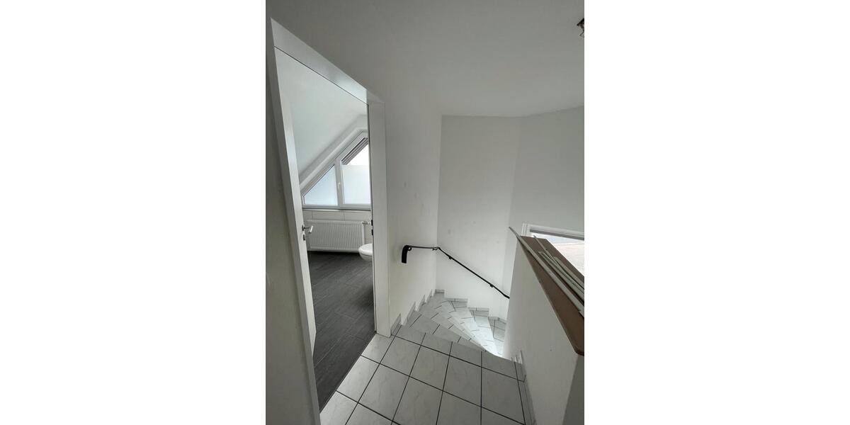 Dachgeschoßwohnung Lingen (Ems) - 3 Zimmer, 86 m&sup2;, 750&euro; | Angebot:26632949