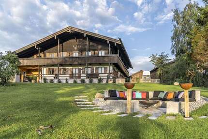 Haus Wackersberg - 6 Zimmer, 313 m&sup2;, 4.800&euro; | Angebot:26220310