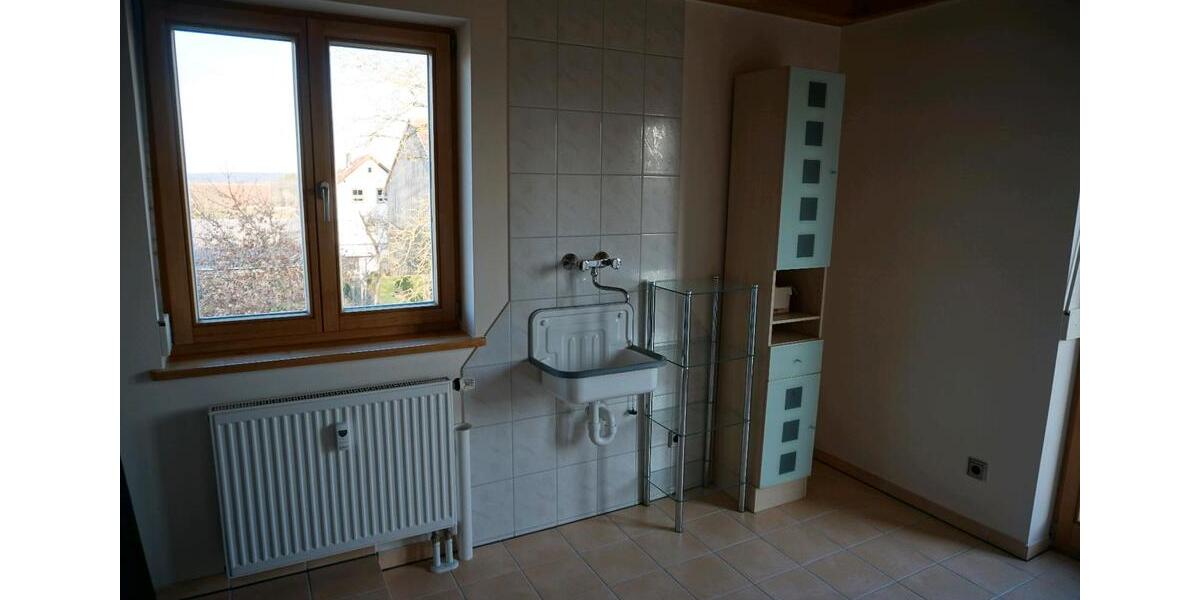 Große Etagenwohnung im schönen Altmühltal. 4 zimmer