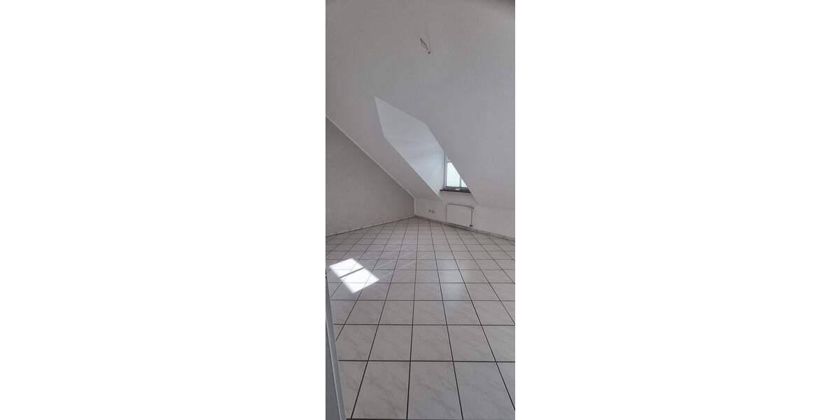 Etagenwohnung Wiehl Bielstein - 2 Zimmer, 90 m&sup2;, 699&euro; | Angebot:25729422