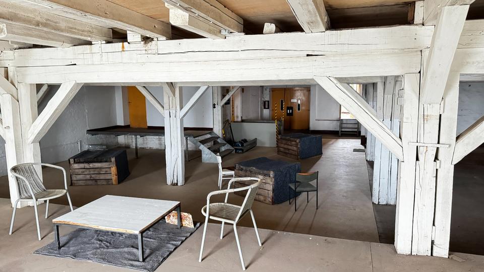 Einzigartige Gewerbefläche in historischem Fachwerkgebäude – ideal für Büro, Ausstellung oder Studio! zimmer