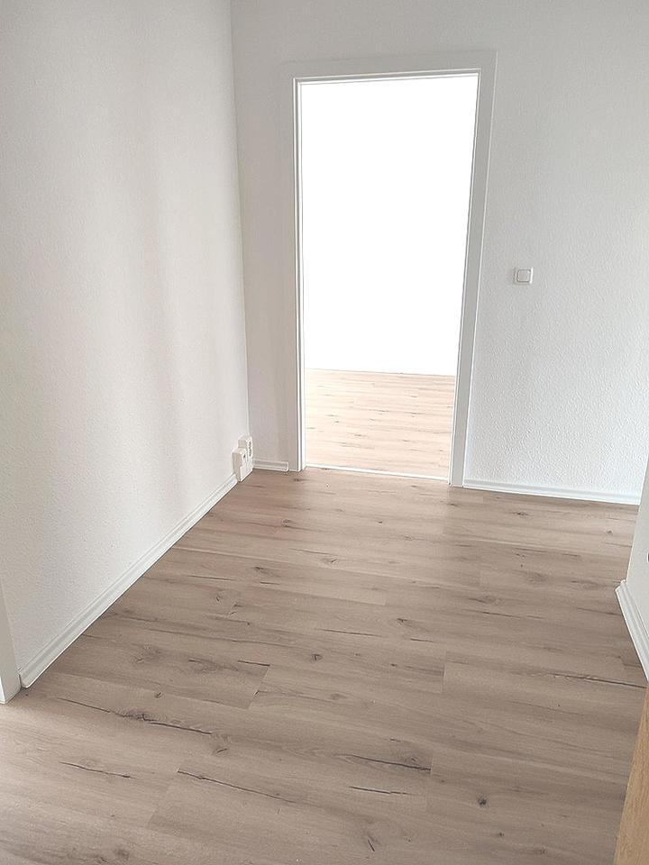 Einziehen und Wohlfühlen...neu gefliestes Bad - sofort anmieten zum Sondermietpreis zimmer