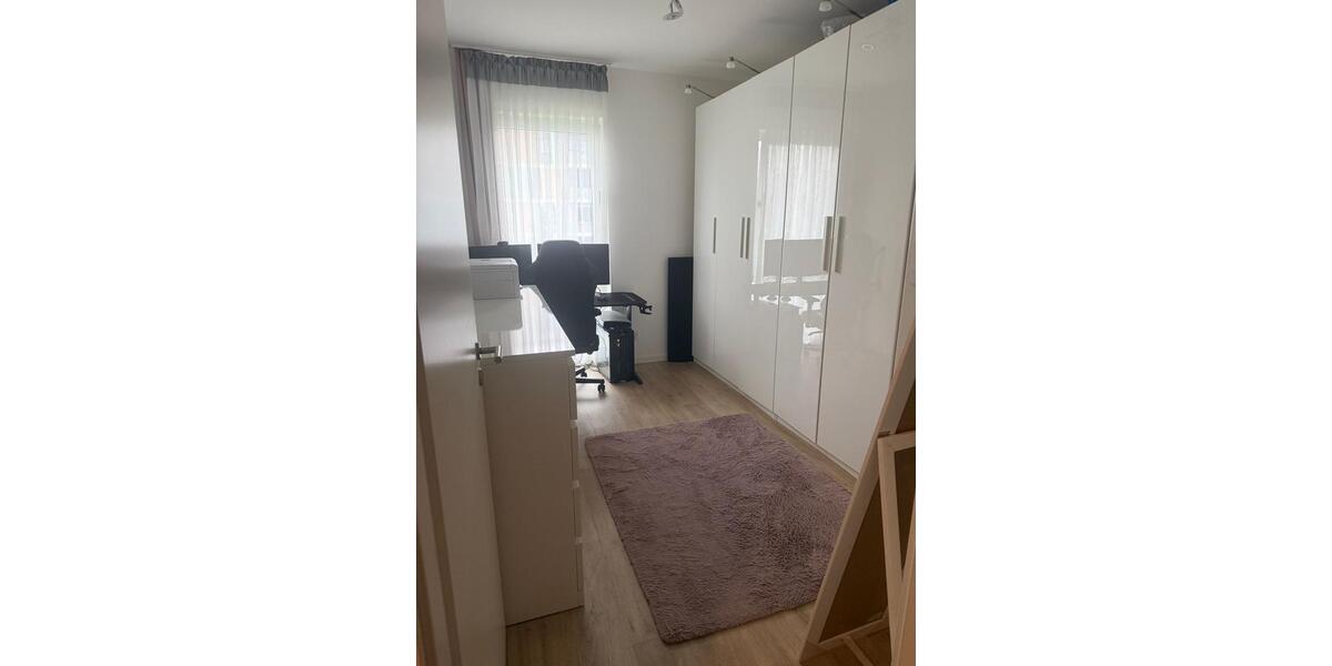Etagenwohnung Schönefeld - 3 Zimmer, 73 m&sup2;, 975&euro; | Angebot:26479649