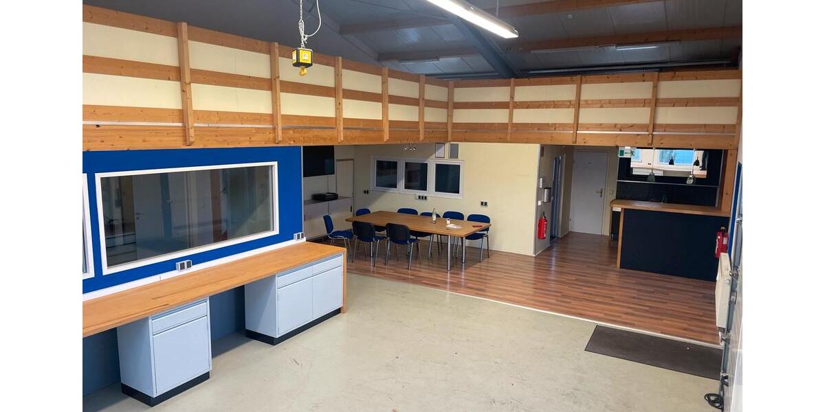 Teil einer Gewerbehalle zu vermieten in Dettenheim Russheim zimmer