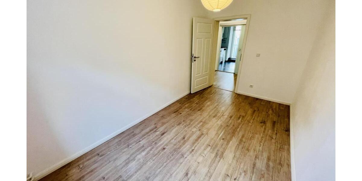 Sehr schöne 4-Raum Wohnung mit moderner Ausstattung und Balkon am Wintergarten! - Etagenwohnung Gera Pforten | Angebot:27190927