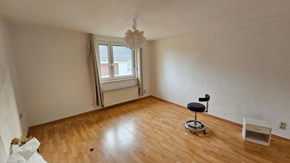 Etagenwohnung Wiesbaden Biebrich - 4 Zimmer, 1.800&euro; | Angebot:23472173