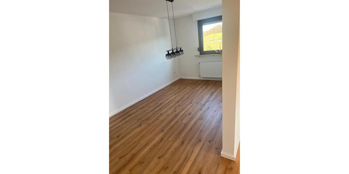 Dachgeschoßwohnung Neuwied - 3 Zimmer, 100 m&sup2;, 900&euro; | Angebot:25406742