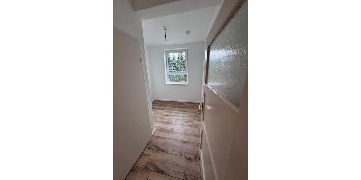 Reihenhaus Salzgitter Ortschaft Ost - 4.5 Zimmer, 112 m&sup2;, 1.300&euro; | Angebot:25973896