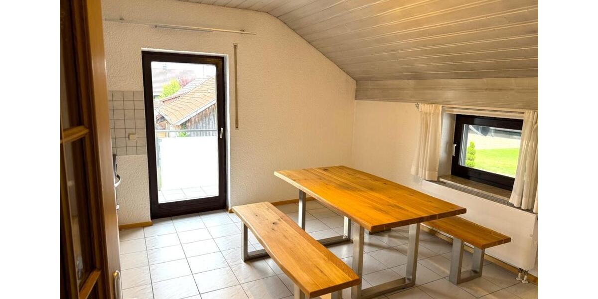 Dachgeschoßwohnung Deggendorf - 4 Zimmer, 92 m&sup2;, 672&euro; | Angebot:25171626