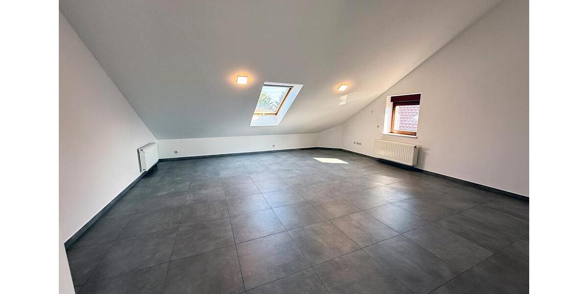 Dachgeschoßwohnung Issum - 5 Zimmer, 140 m&sup2;, 1.300&euro; | Angebot:26249906