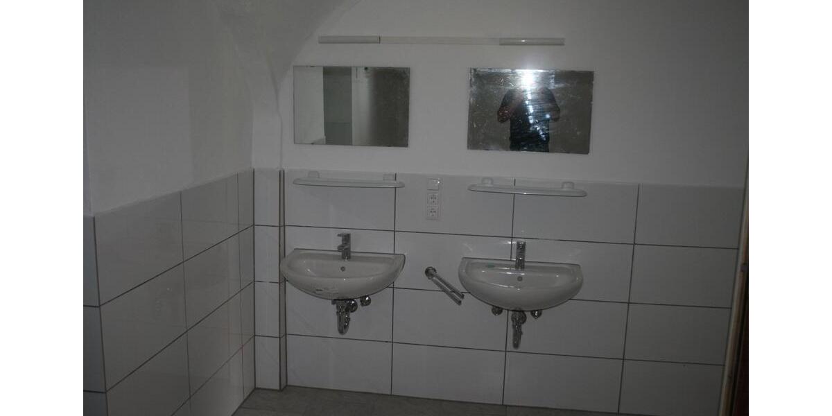 Einfamilienhaus Reisbach Englmannsberg - 8 Zimmer, 300 m&sup2;, 2.400&euro; | Angebot:26383330
