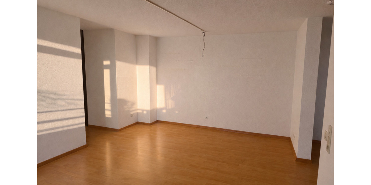 Etagenwohnung Saarbrücken Eschberg - 1 Zimmer, 64 m&sup2;, 575&euro; | Angebot:25843256