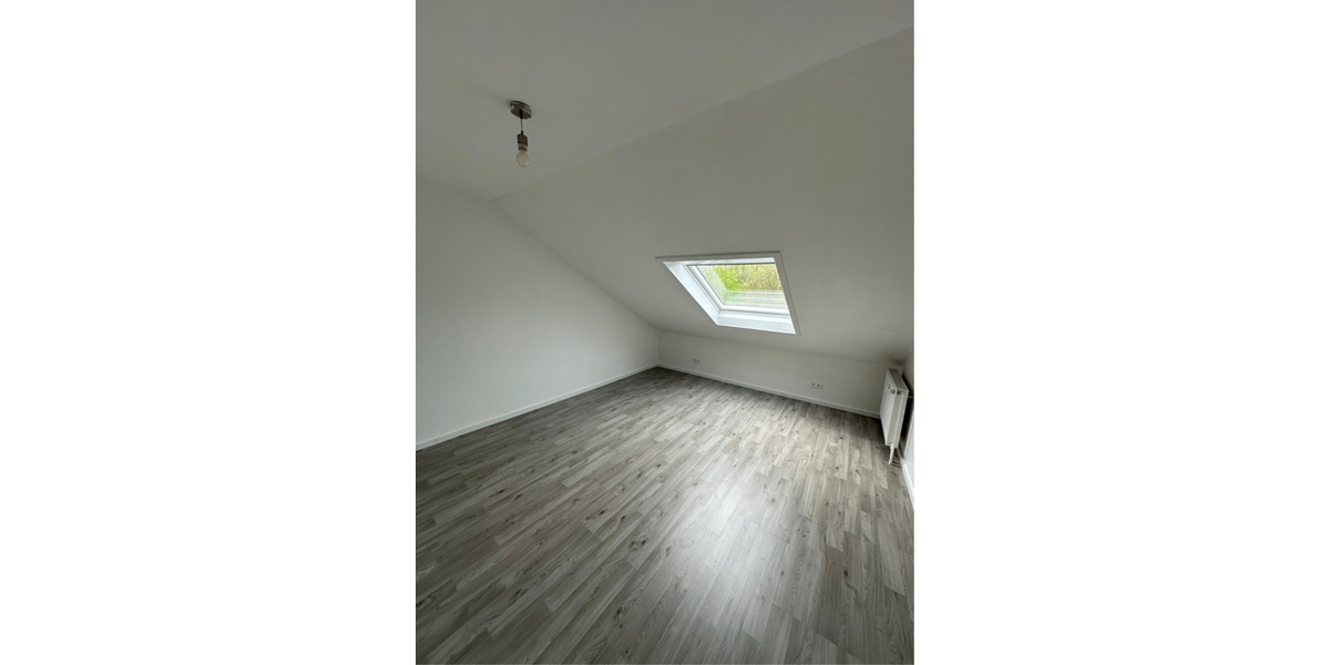 Dachgeschoßwohnung Rülzheim - 2 Zimmer, 53 m&sup2;, 900&euro; | Angebot:25870800