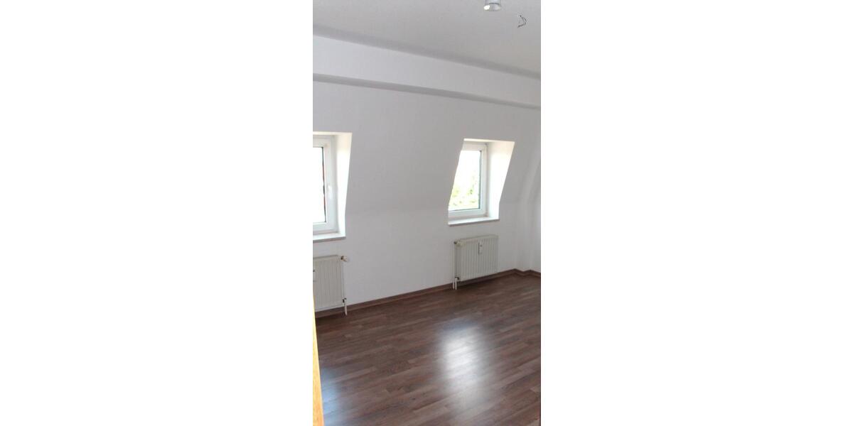 Dachgeschoßwohnung Lewitzrand - 4 Zimmer, 120 m&sup2;, 580&euro; | Angebot:25418996