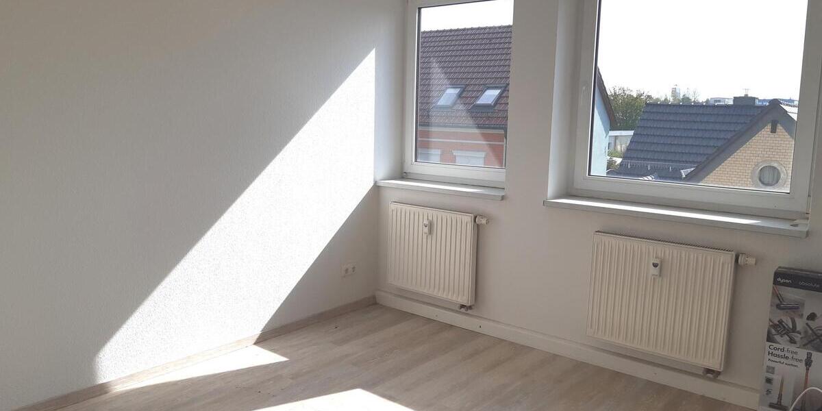 helle Zweiraumwohnung mit Balkon und Personenaufzug - Etagenwohnung Hermsdorf | Angebot:26074110