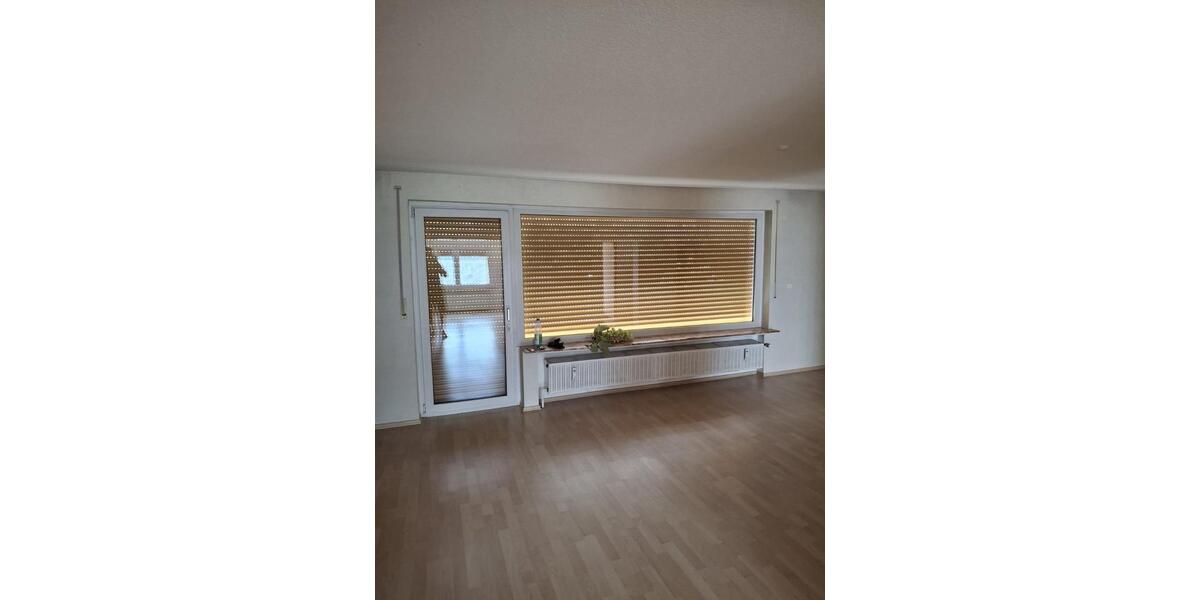 3 Zimmer Wohnung, Garage, Garten, Terasse, HR Holzhausen 3 zimmer