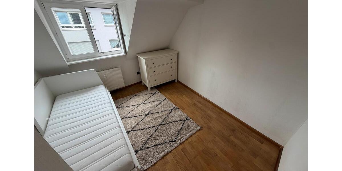 Wohnen auf Zeit Waldkirch - 6 Zimmer, 120 m&sup2;, 500&euro; | Angebot:26634789