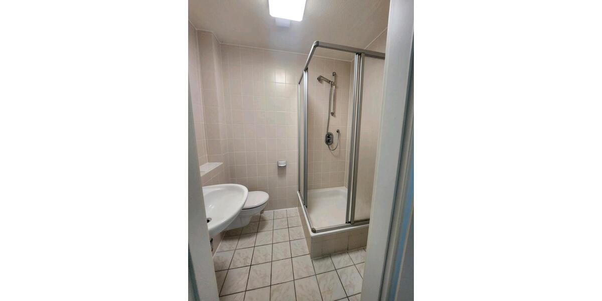 Etagenwohnung Bernburg (Saale) - 1 Zimmer, 12 m&sup2;, 300&euro; | Angebot:25209270