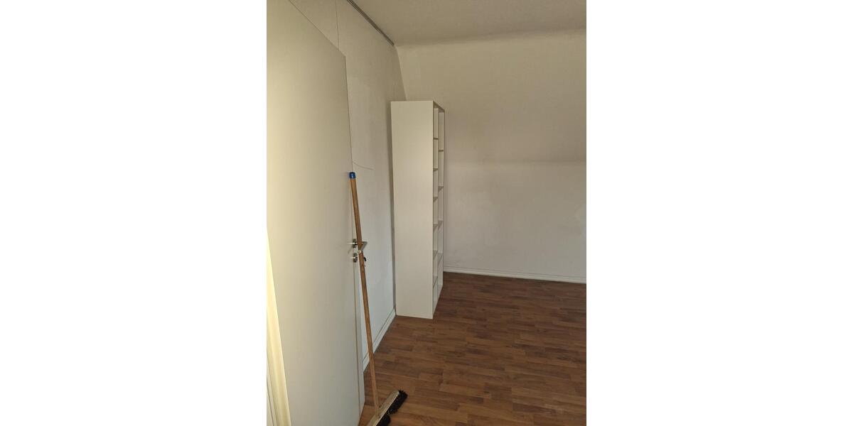 Etagenwohnung Zeven - 3 Zimmer, 15 m&sup2;, 400&euro; | Angebot:26047001