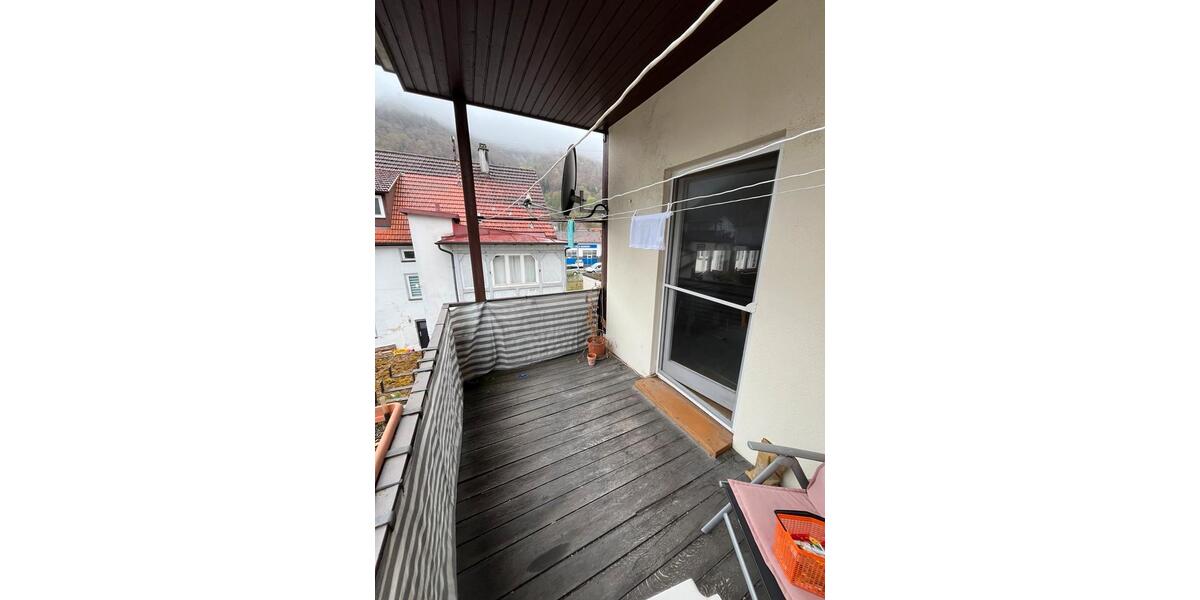 Etagenwohnung Bad Urach - 4 Zimmer, 100 m&sup2;, 990&euro; | Angebot:26611008