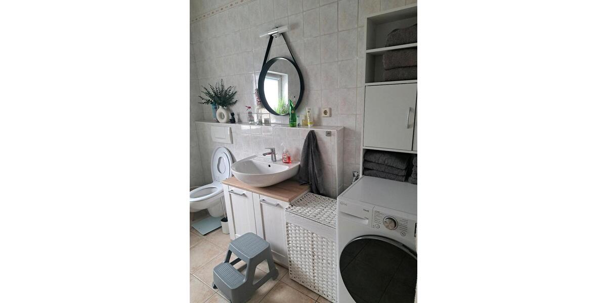 Erdgeschoßwohnung Römhild - 4 Zimmer, 80 m&sup2;, 695&euro; | Angebot:26149603