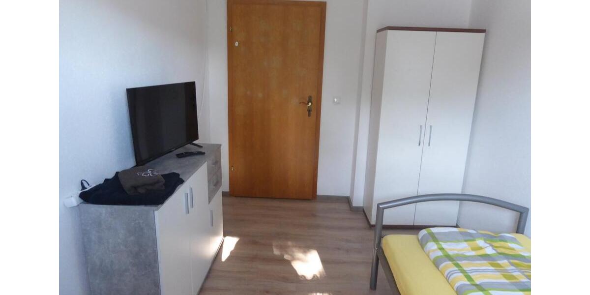 Wohnen auf Zeit Osterhofen - 1 Zimmer, 15 m&sup2;, 10&euro; | Angebot:26442344