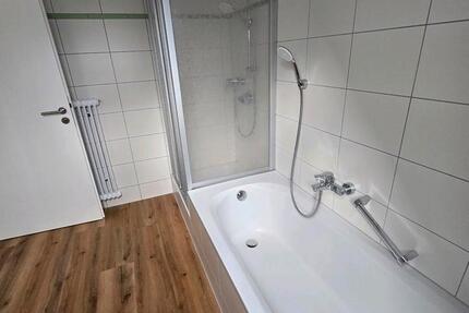 ++ neu renoviert ++ WG-Zimmer Wohngemeinschaft Zimmer in Landshut 4.5 zimmer