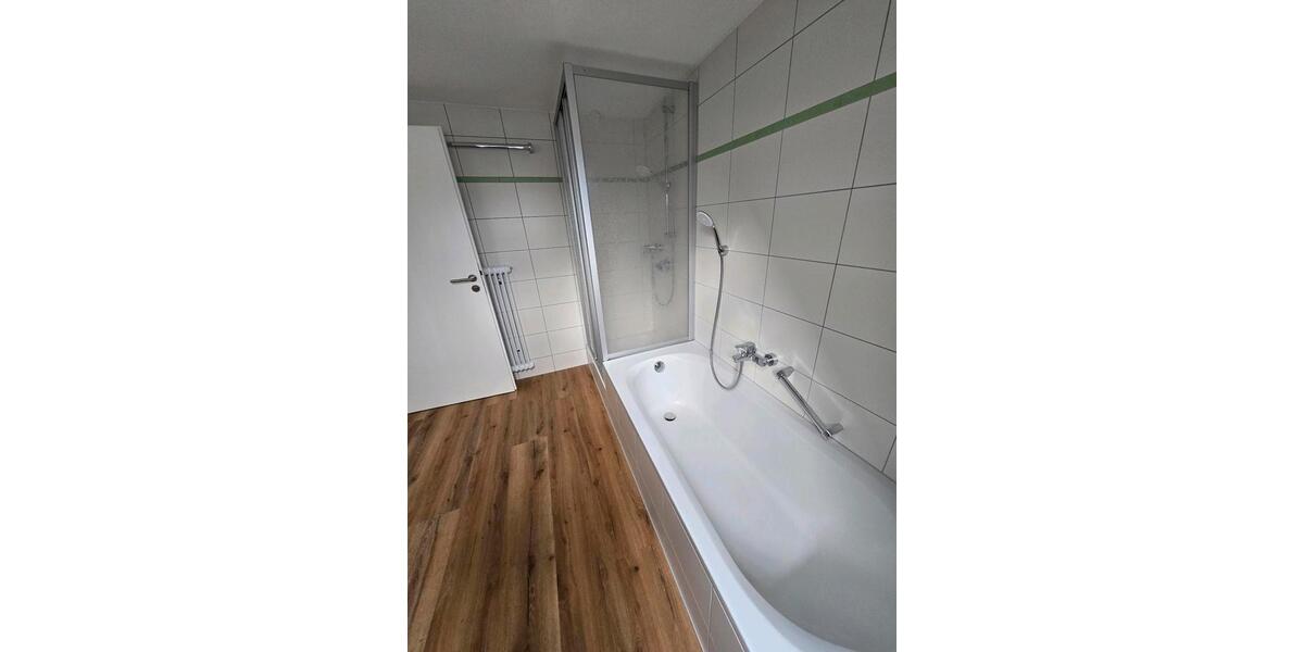 ++ neu renoviert ++ WG-Zimmer Wohngemeinschaft Zimmer in Landshut 4.5 zimmer