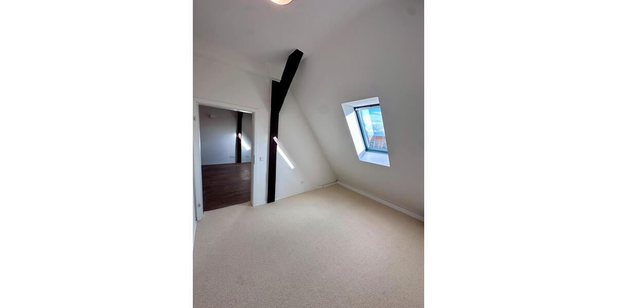 Dachgeschoßwohnung Zerbst (Anhalt) - 2 Zimmer, 62 m&sup2;, 480&euro; | Angebot:25837944