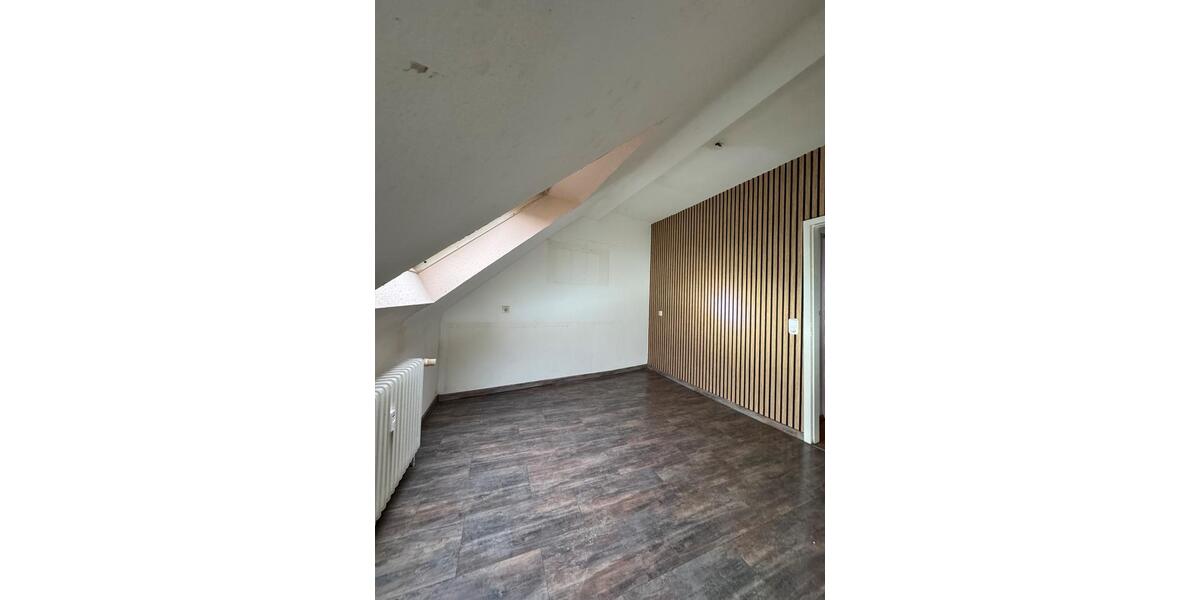 Dachgeschoßwohnung Sulzbach (Saar) - 2 Zimmer, 50 m&sup2;, 360&euro; | Angebot:24892517